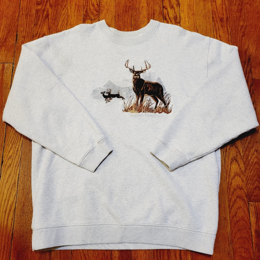 Craft & Barrow Mens White Sweater - Size L/XL - Hand Stitched Deer - RN73277